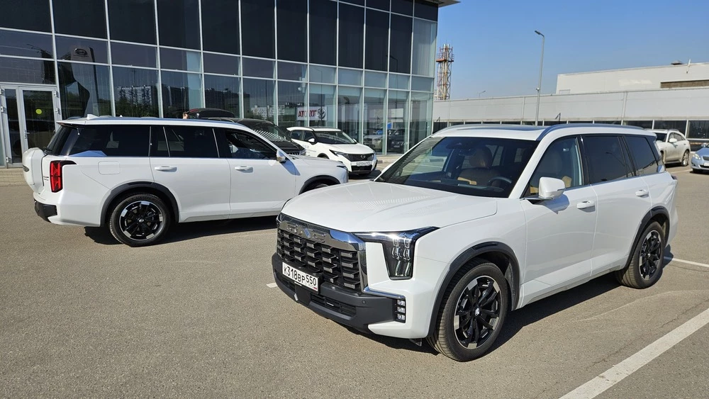 GAC GS8 Traveller тест сравнение с ПGS8 сбоку