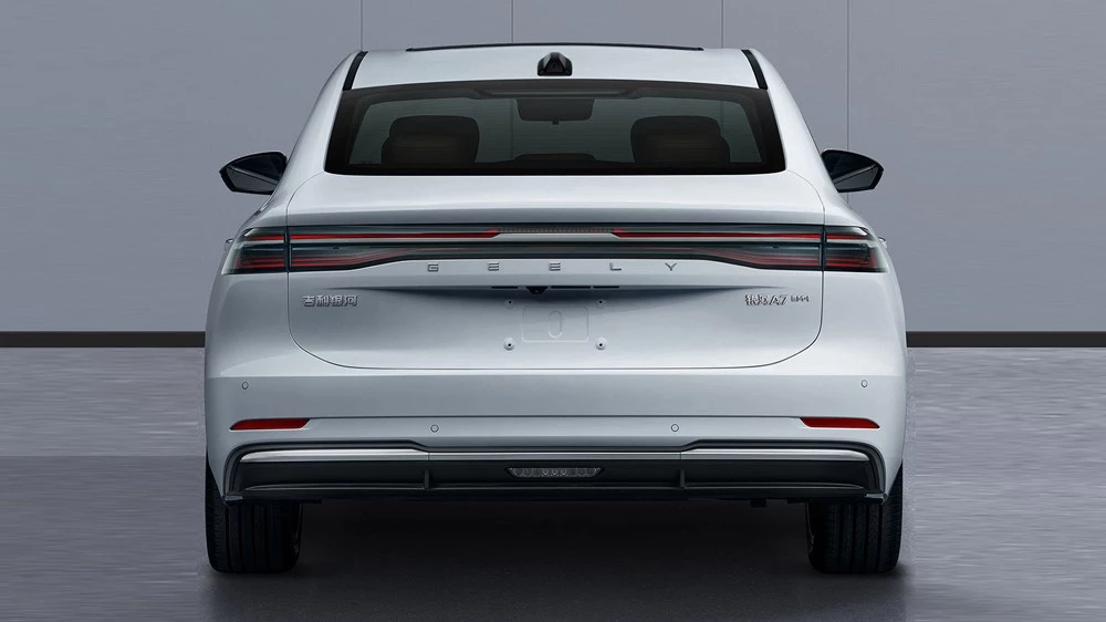Гибридный седан Geely Galaxy A7 сзади