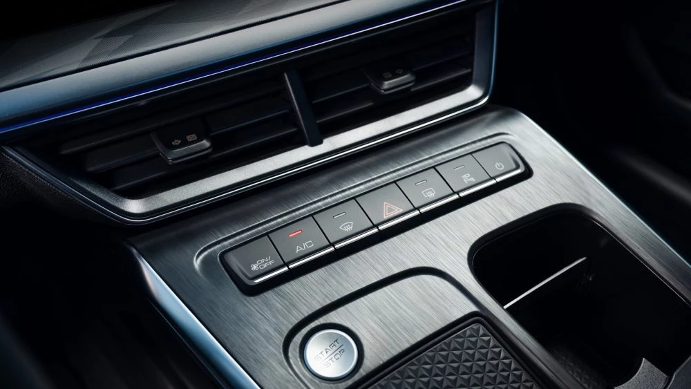 Кроссовер Haval F7x салон интерьер тоннель кнопки