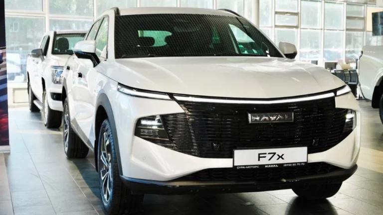 Кроссовер Haval F7x у дилера в автосалоне купить Сура-Моторс Пенза сбоку спереди