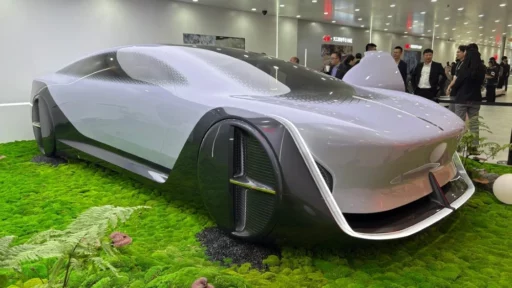 Hongqi His концепт шанхай шанхайский автосалон 2025 сбоку спереди