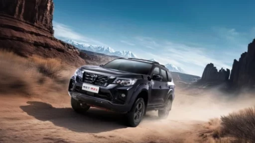 Внедорожник Dongfeng Paladin Black Samurai сбоку спереди