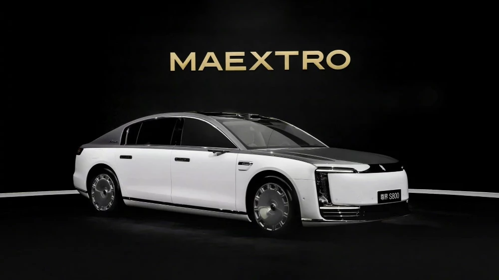 Maextro S800 сбоку спереди