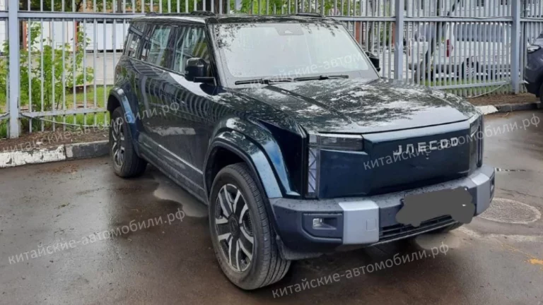 jaecoo ej6 кроссовер сбоку спереди россия зеленый электромобиль