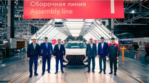 jetour x70 plus завод Allur мелкоузловая сборка спереди белый