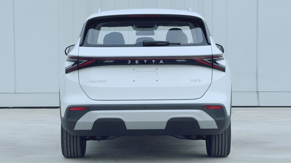 Кроссовер Jetta VS8 сзади