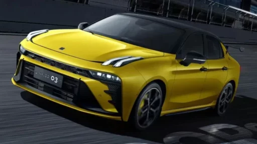 Седан Lynk & Co 03+ Performance сбоку спереди в динамике