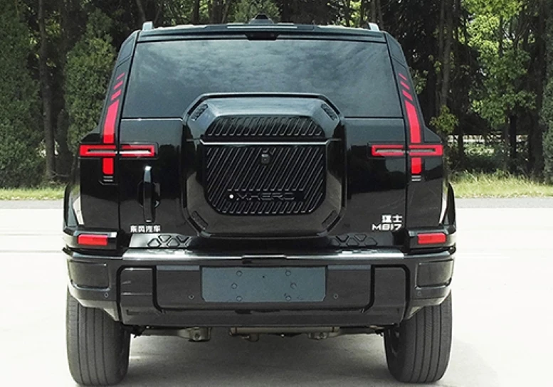 Электрический внедорожник M-Hero M817 сзади
