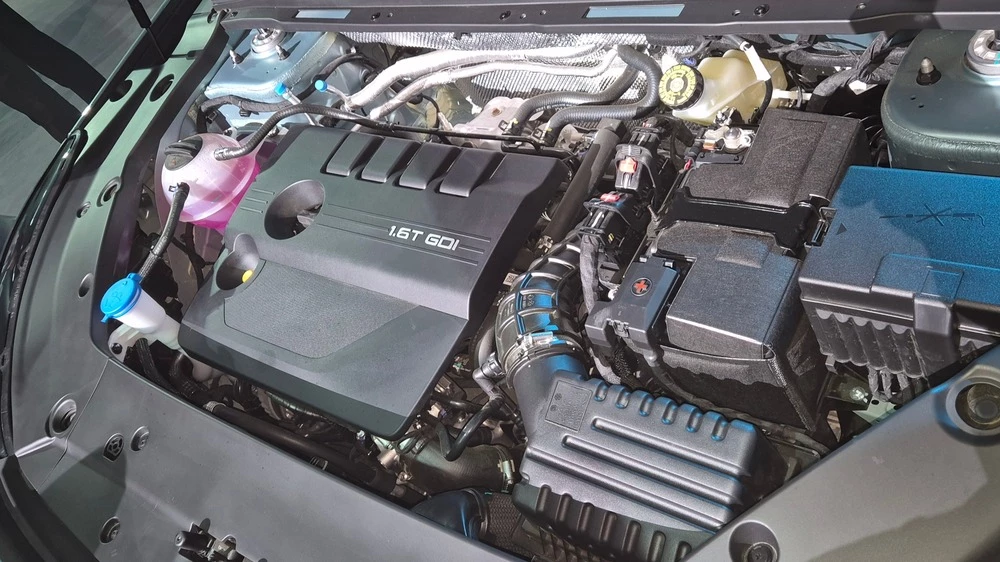 Omoda C7 презентация двигатель мотор открытый капот