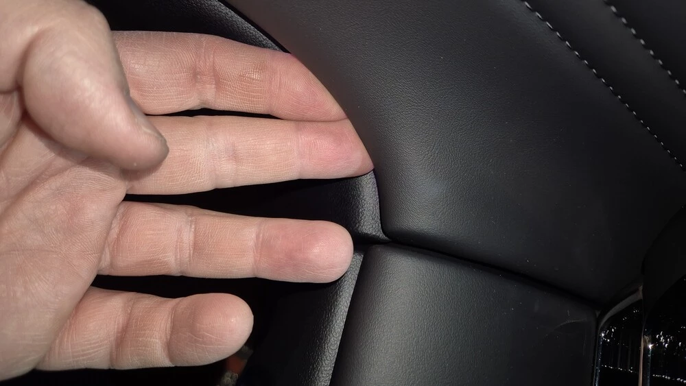 Omoda C7 салон интерьер отделка брак