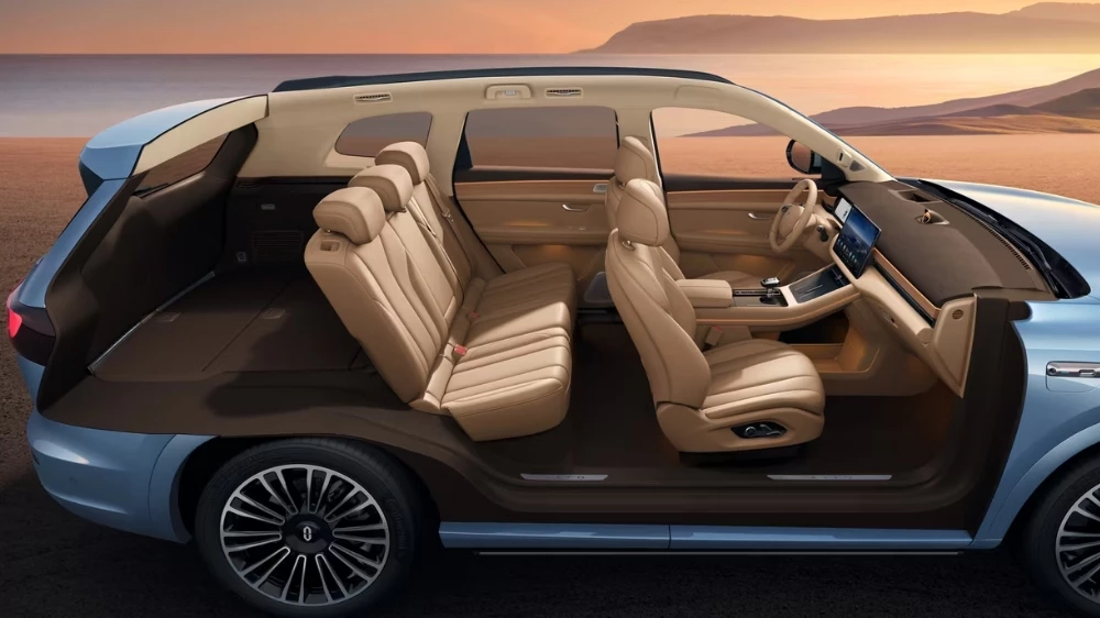 Seres M7 с 5-местным салоном салон интерьер 5 мест