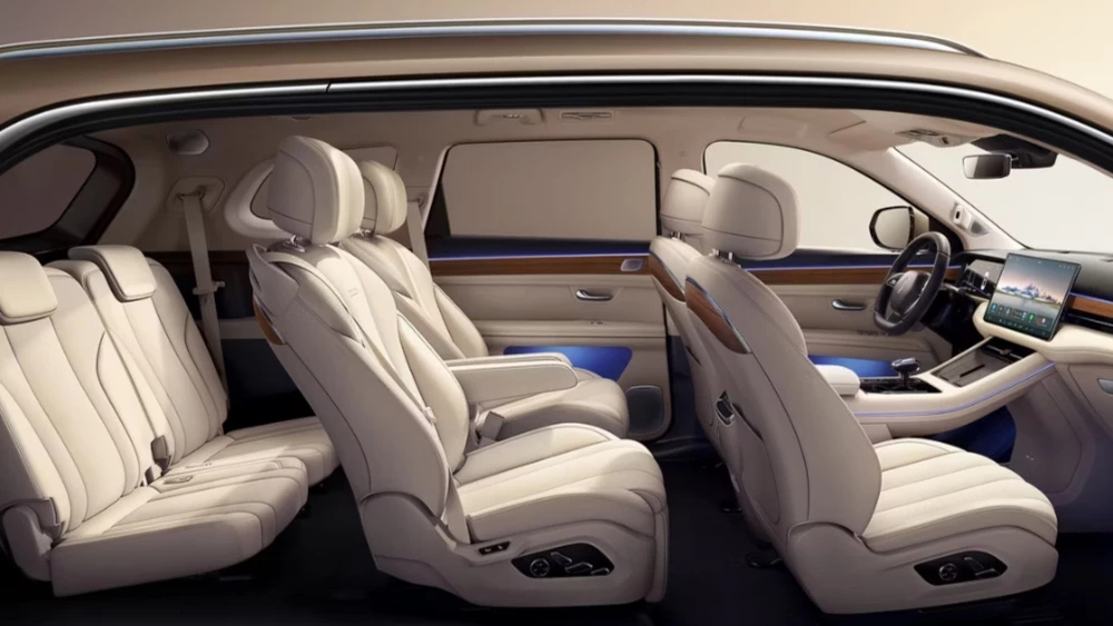 Seres M7 с 6-местным салоном салон интерьер 6 мест