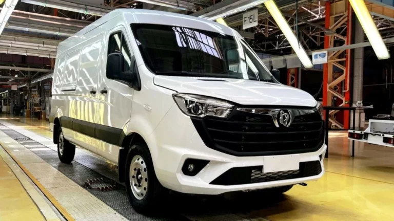 Фургон Sollers SF5 сбоку спереди