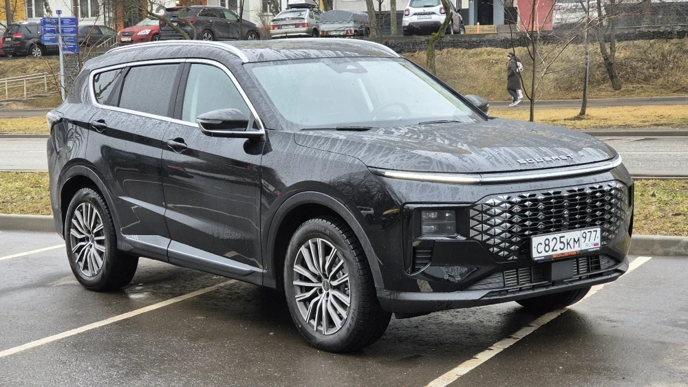 Когда копия превзошла оригинал: тест-драйв Soueast S07. Подкаст Александра Андреева #20 Кроссовер Soueast S07 сбоку спереди