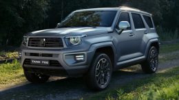 tank 700 hi-performance сбоку спереди серебряный внедорожник гибридный