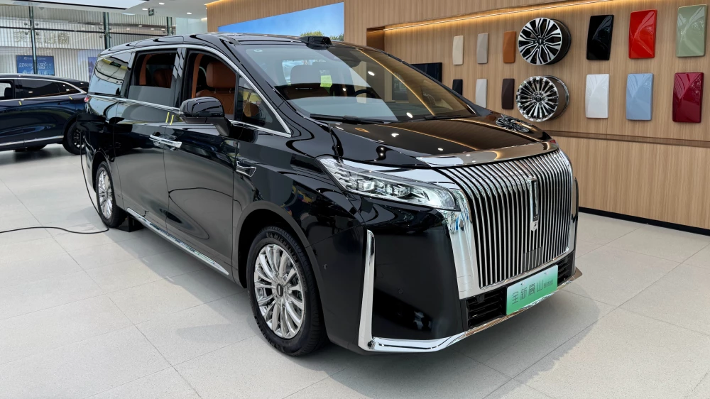 wey gaoshan 9 минивэн сбоку спереди