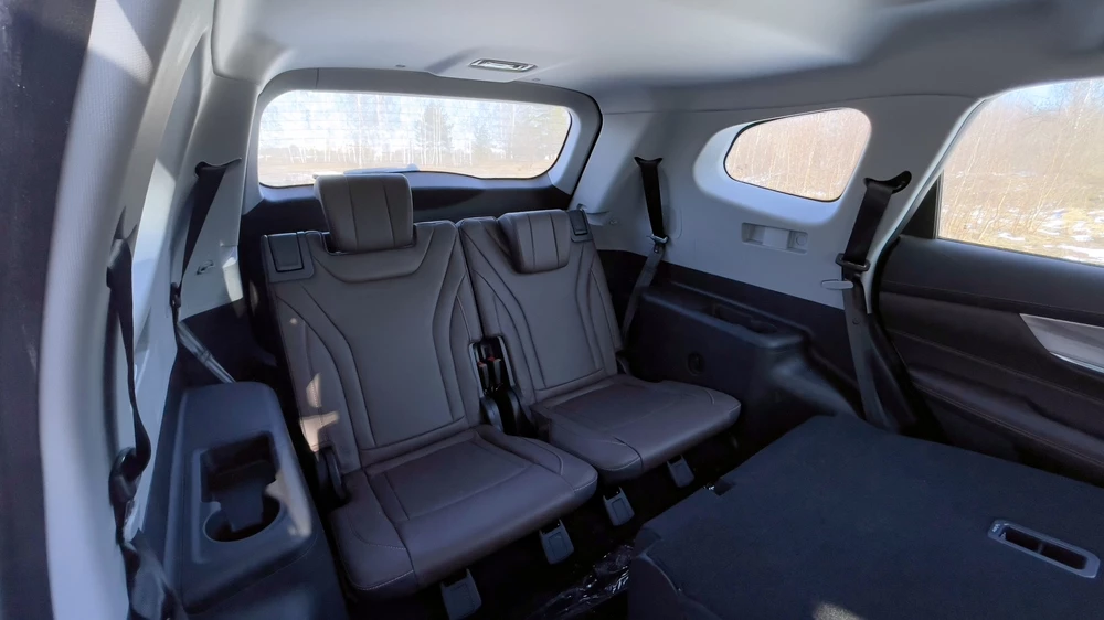 Xcite X-Cross 8 тест салон интерьер сиденья третий ряд