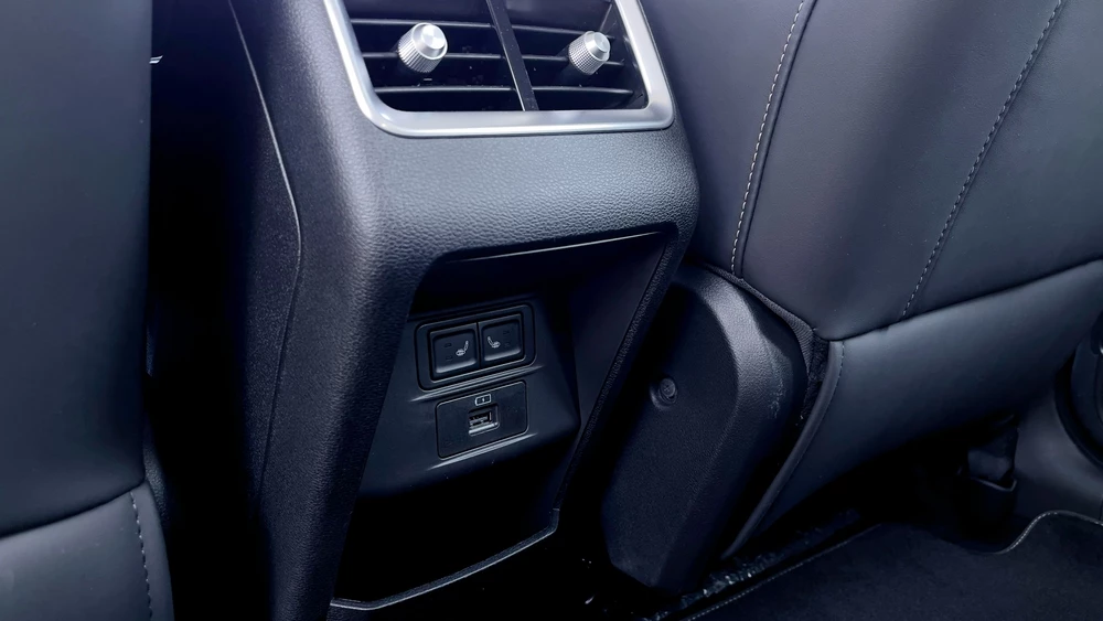 Xcite X-Cross 8 тест салон интерьер сиденья второй ряд воздуховоды удобства