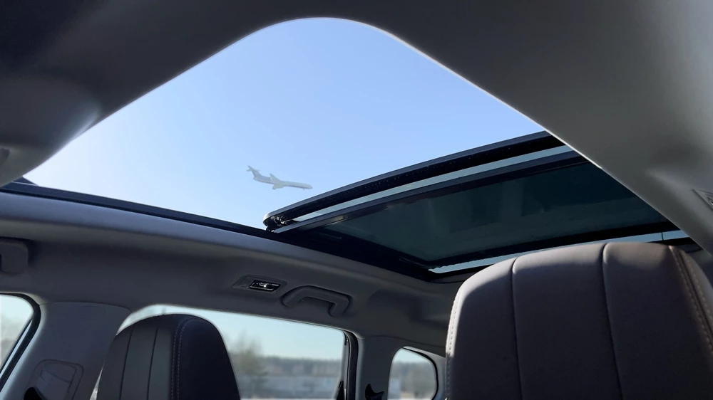 Xcite X-Cross 8 тест салон интерьер панорамная крыша