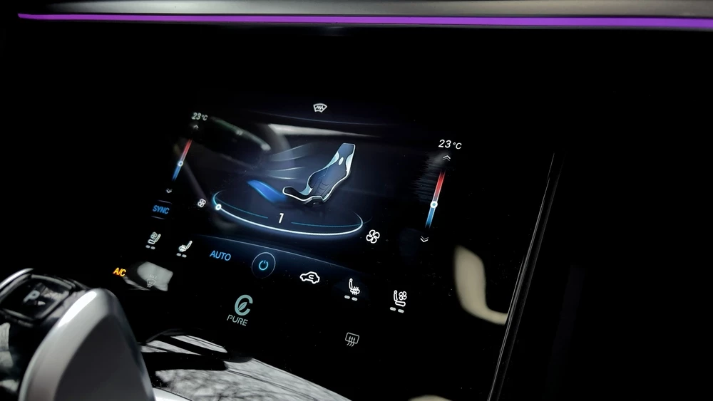 Xcite X-Cross 8 тест салон интерьер управление климат-контролем