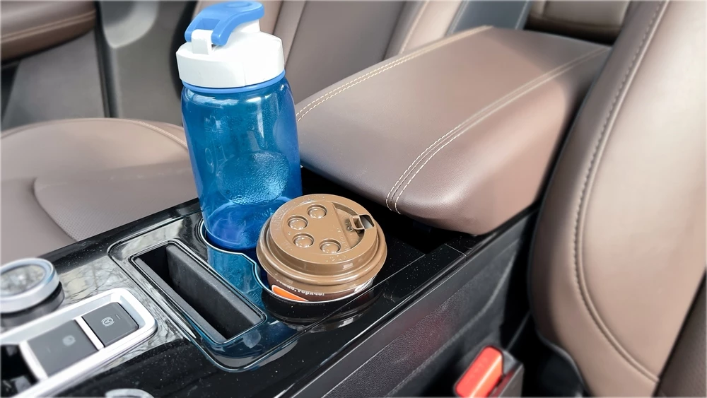 Xcite X-Cross 8 тест салон интерьер тоннель подстаканники