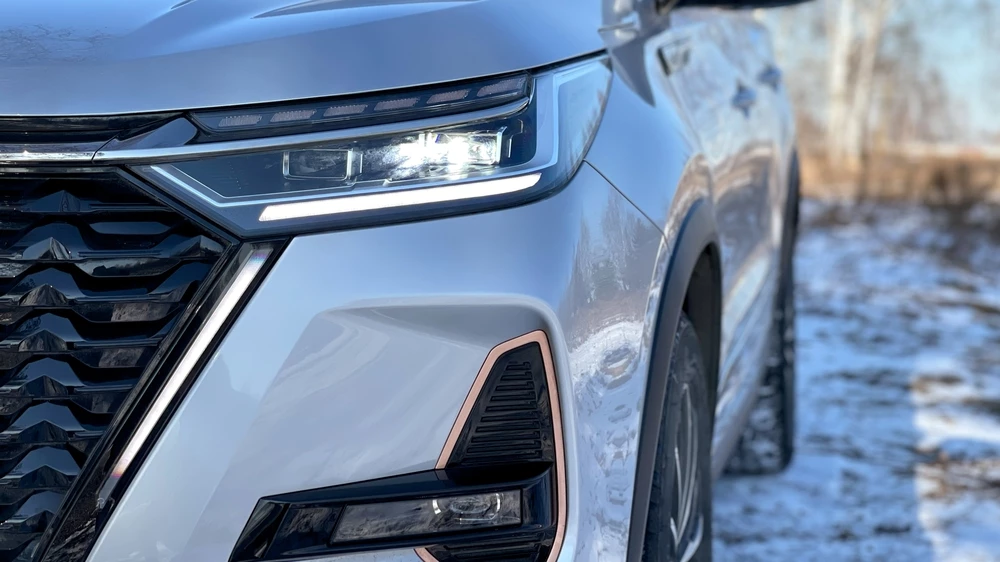 Xcite X-Cross 8 тест спереди фара