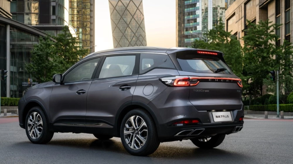 Chery Tiggo 7 Plus сзади сбоку кроссовер