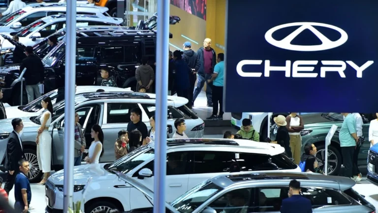 модели chery на выставке в Китае
