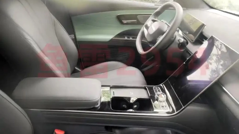 кроссовер Lepas L8 в Китае интерьер