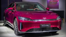 седан Chery Fulwin A9L спереди сбоку
