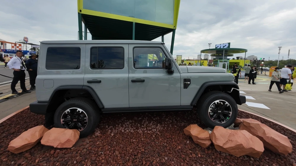 BAW 212 T01 Inspector сбоку презентация