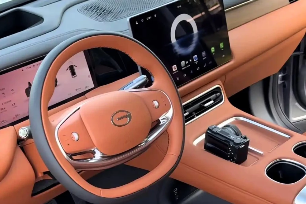 Гибридный кроссовер GAC S9 интерьер