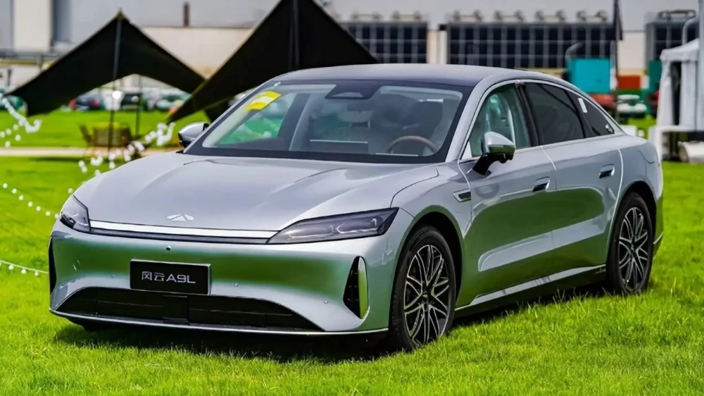 седан Chery Fulwin A9L спереди сбоку