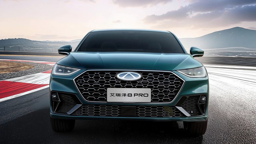 Седан Chery Arrizo 8 Pro двигатель 2.0 спереди