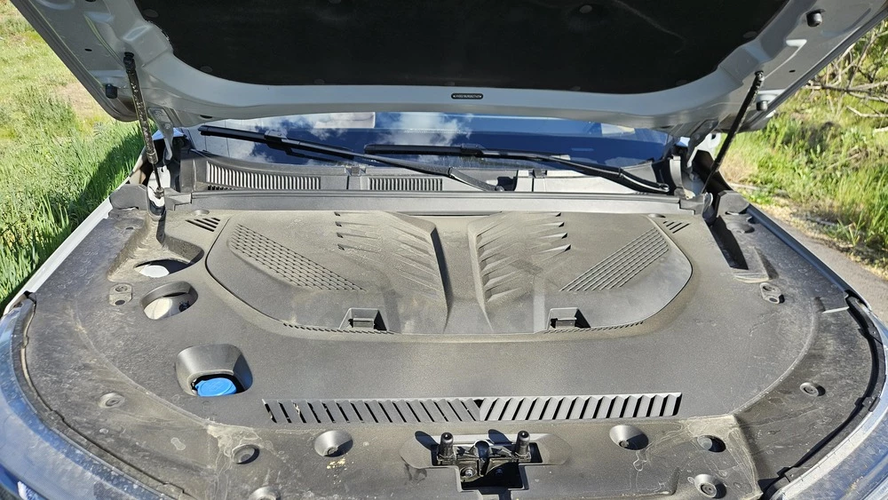 Chery Tiggo 7L капот открыт 