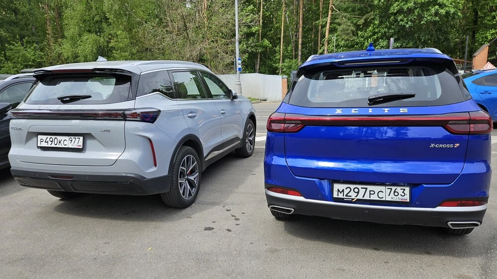 Xcite X-Cross 7 и Chery Tiggo 7L сзади