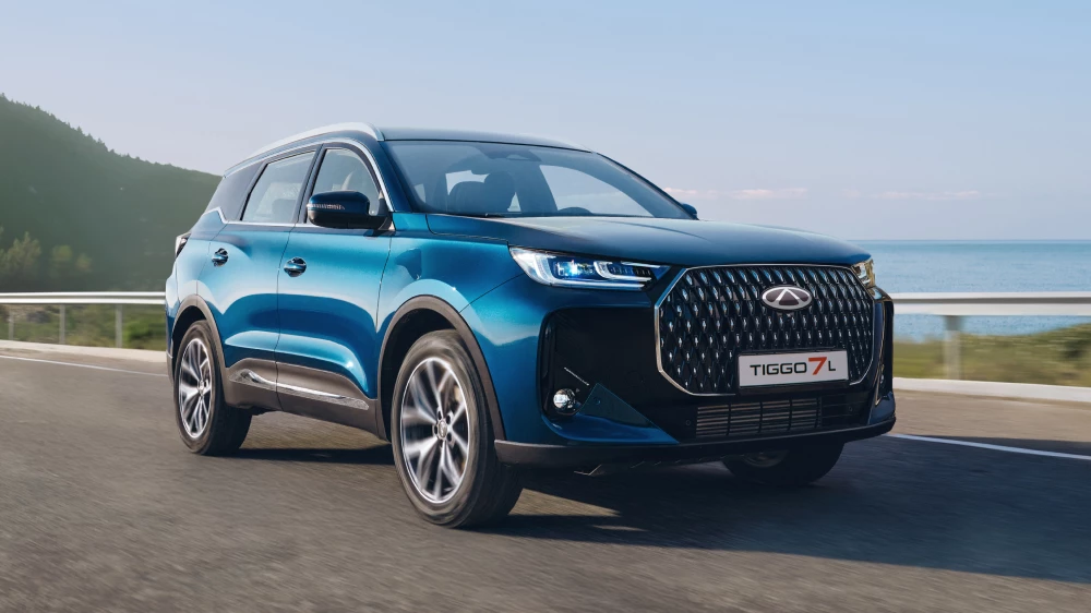 chery tiggo 7l awd полный привод кроссовер сбоку спереди синий старт продаж комплектации цены