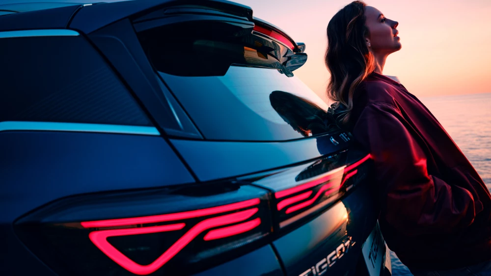 chery tiggo 7l awd полный привод кроссовер сбоку сзади синий старт продаж комплектации цены