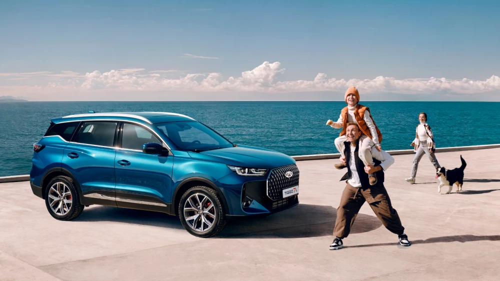 chery tiggo 7l awd полный привод кроссовер сбоку спереди синий старт продаж комплектации цены