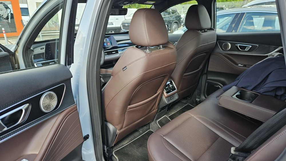 Chery Tiggo 7L салон интерьер второй ряд сиденья