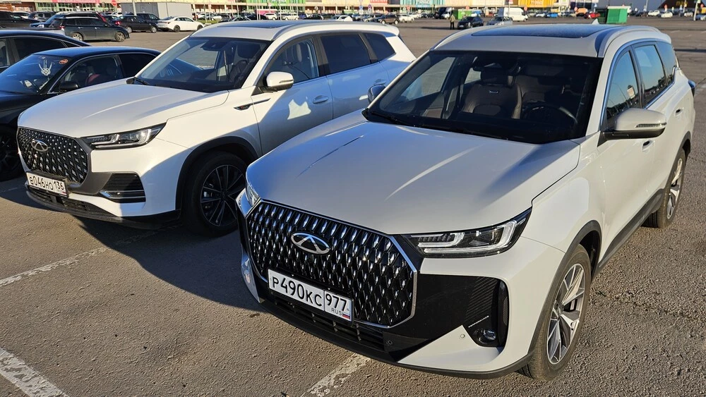 Chery Tiggo 7L сбоку спереди тест