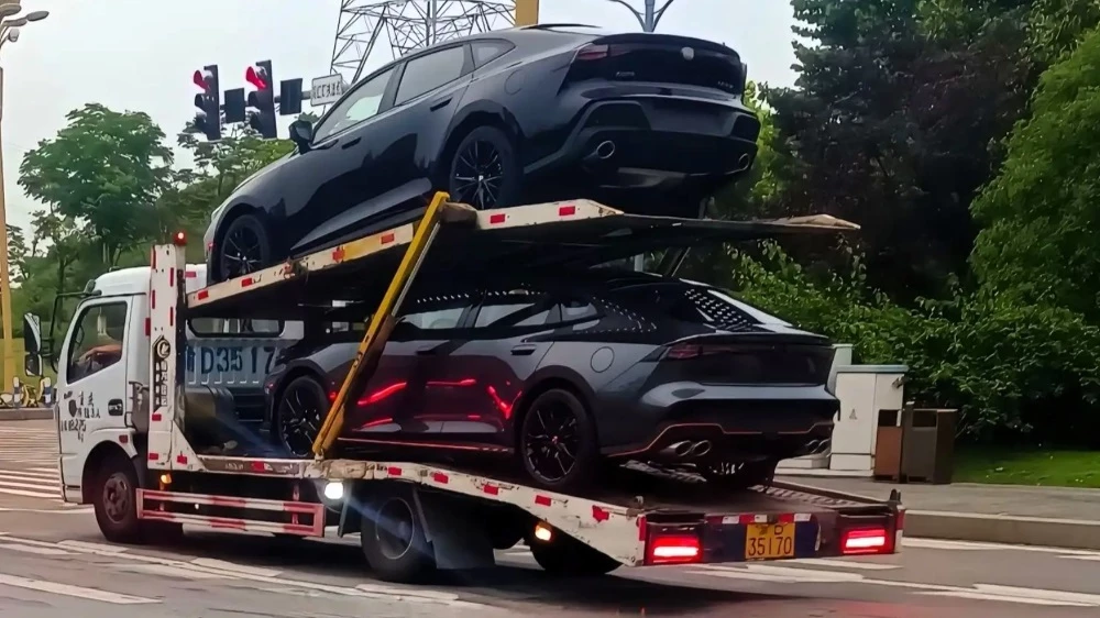 changan uni-v лифтбек сбоку сзади третье поколение