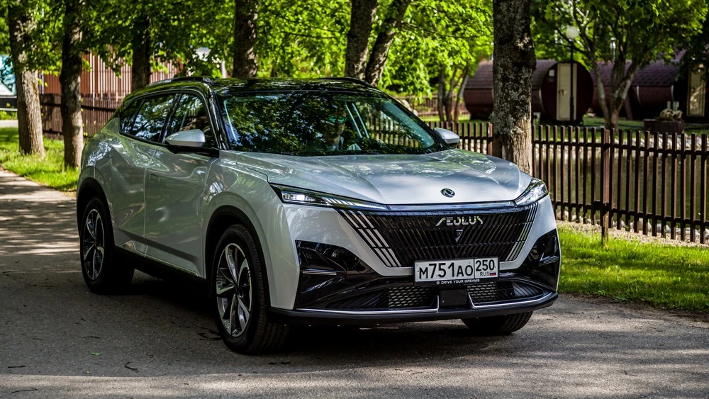 Dongfeng Mage тест сбоку спереди