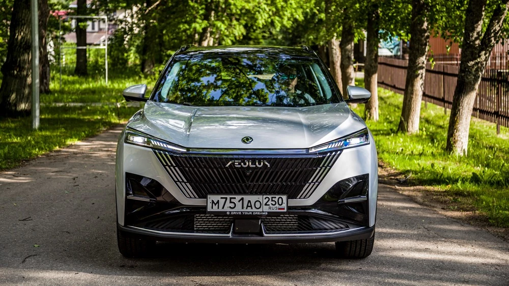 Dongfeng Mage тест спереди