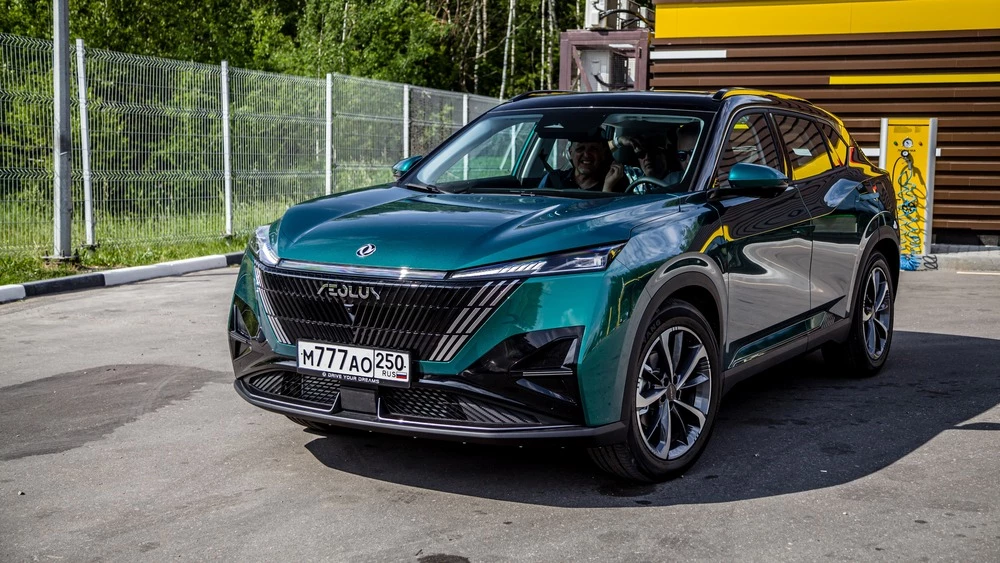 Dongfeng Mage тест сбоку спереди