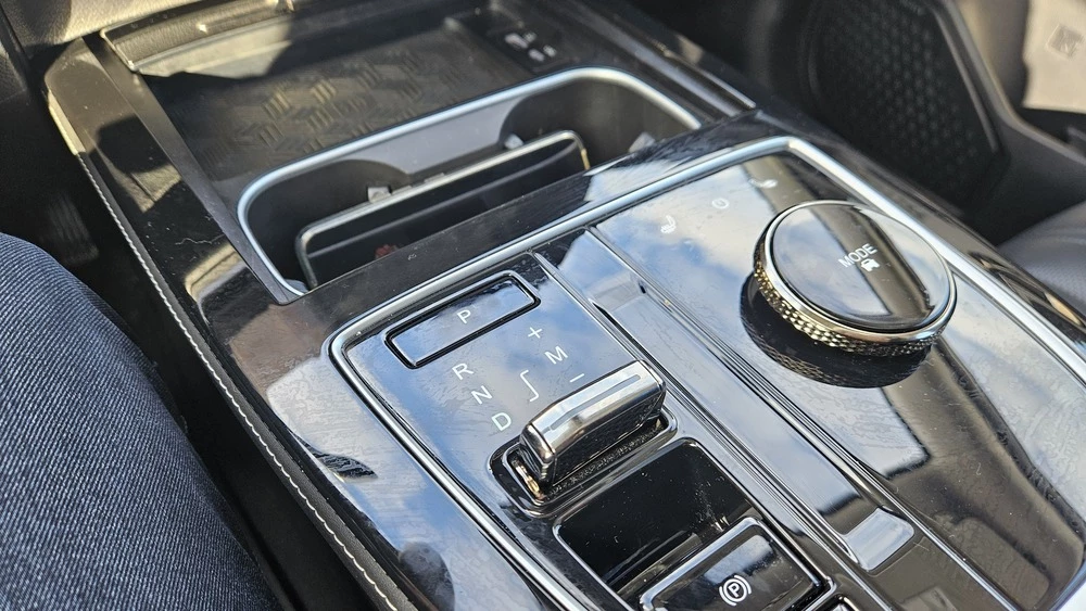 Exeed LX обновленный тест-драйв салон интерьер центральный тоннель