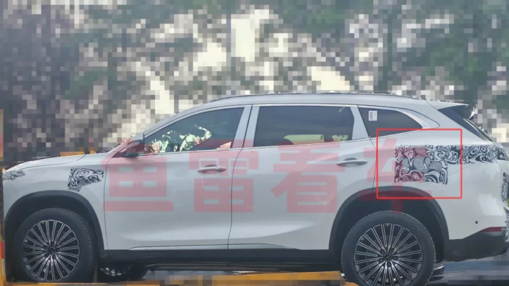 exeed txl e0s гибридный кроссовер сбоку камуфляж