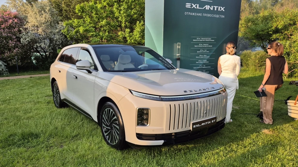 Exlantix ET презентация в России сбоку спереди