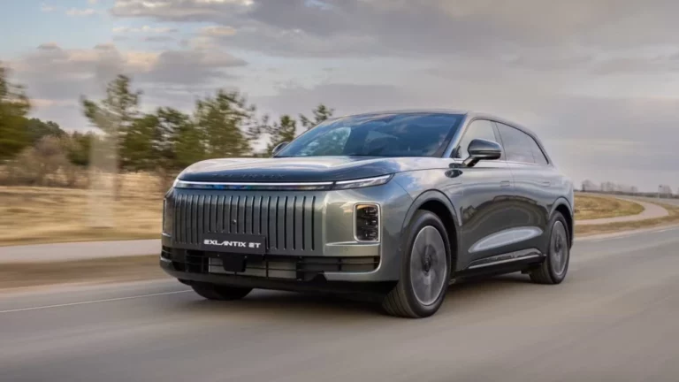 Exlantix ET сбоку спереди в динамике Авилон