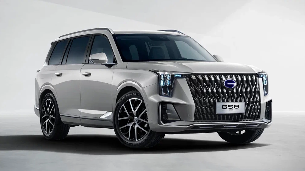 gac gs8 dragon сбоку спереди серебряный серый кроссовер гибридный